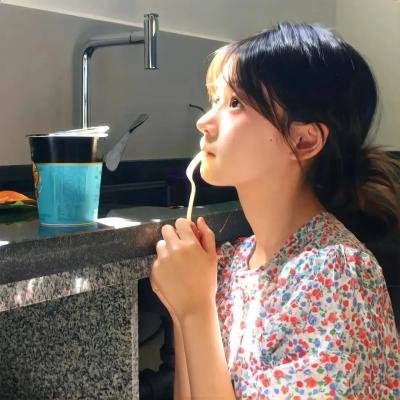 我才不信你是个王子呢